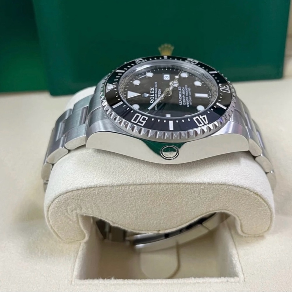 Rolex Sea-Dweller Deepsea 44
Watch - Black Dial (Ref# 126660) - Picture 3 of 16
